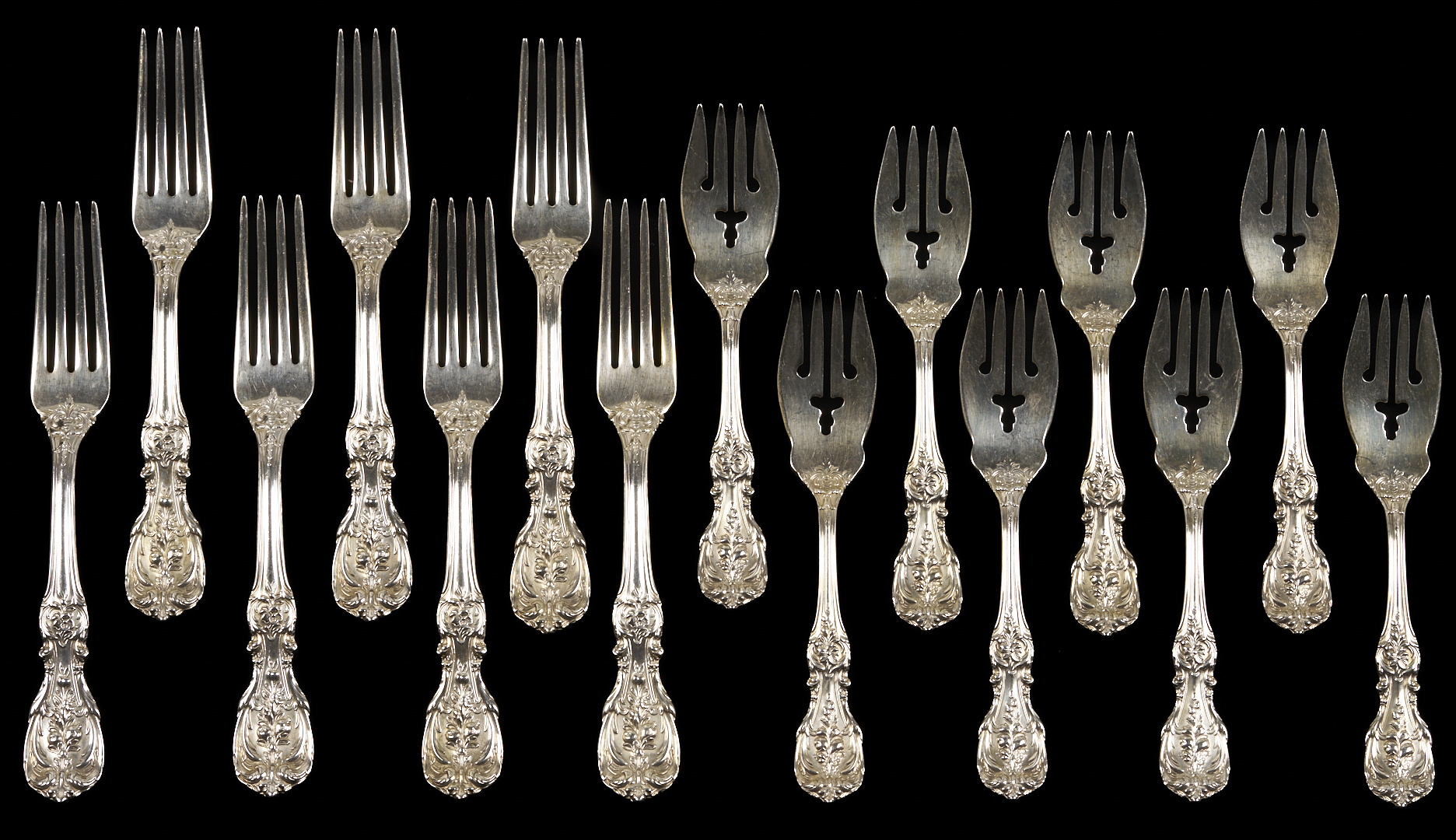 Lot 618: 32 Pcs. Reed & Barton Sterling Flatware, Amaryllis Pattern