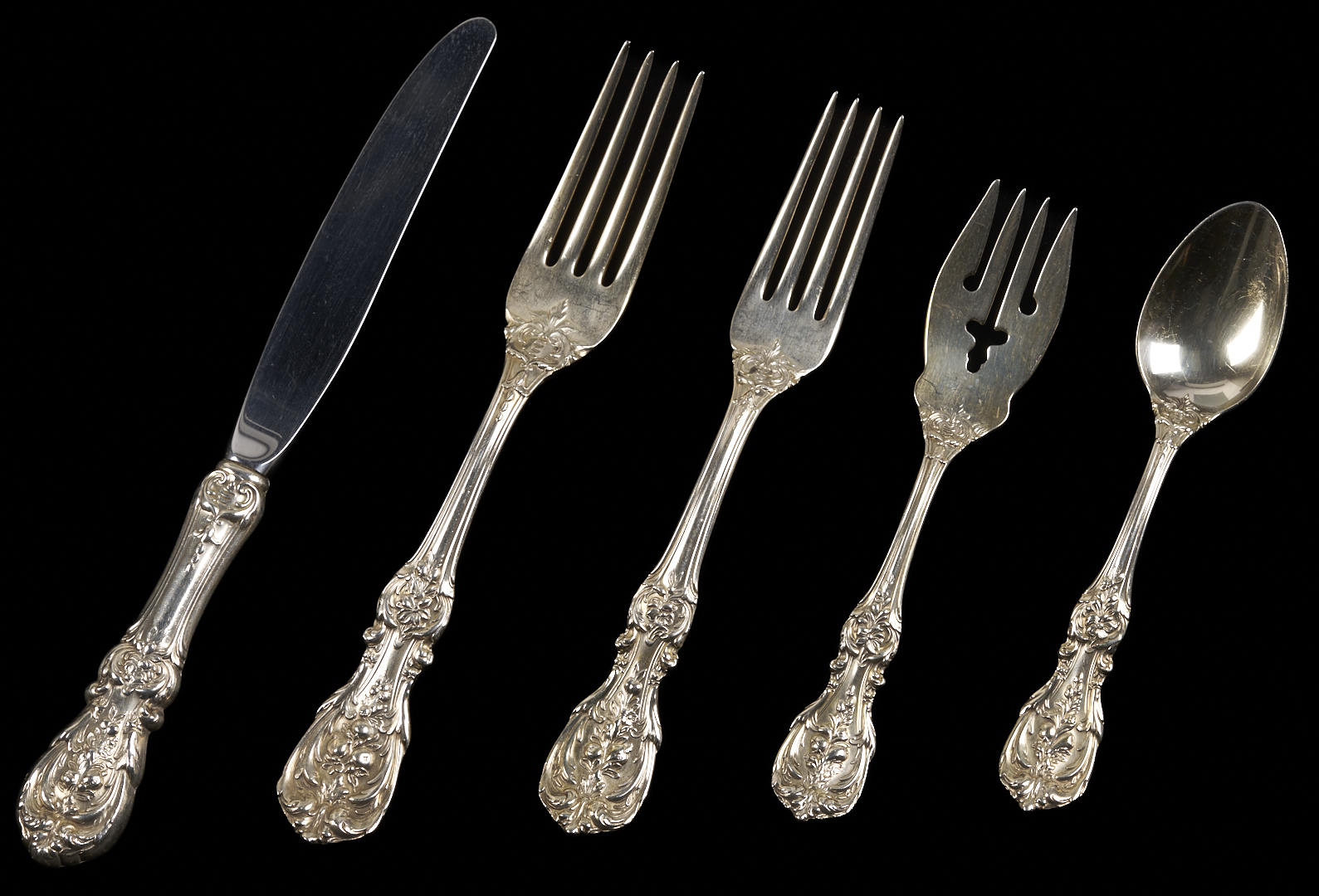 Lot 618: 32 Pcs. Reed & Barton Sterling Flatware, Amaryllis Pattern