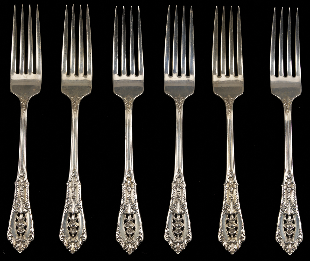 Lot 622: 38 pcs Wallace Rosepoint Sterling Silver Flatware