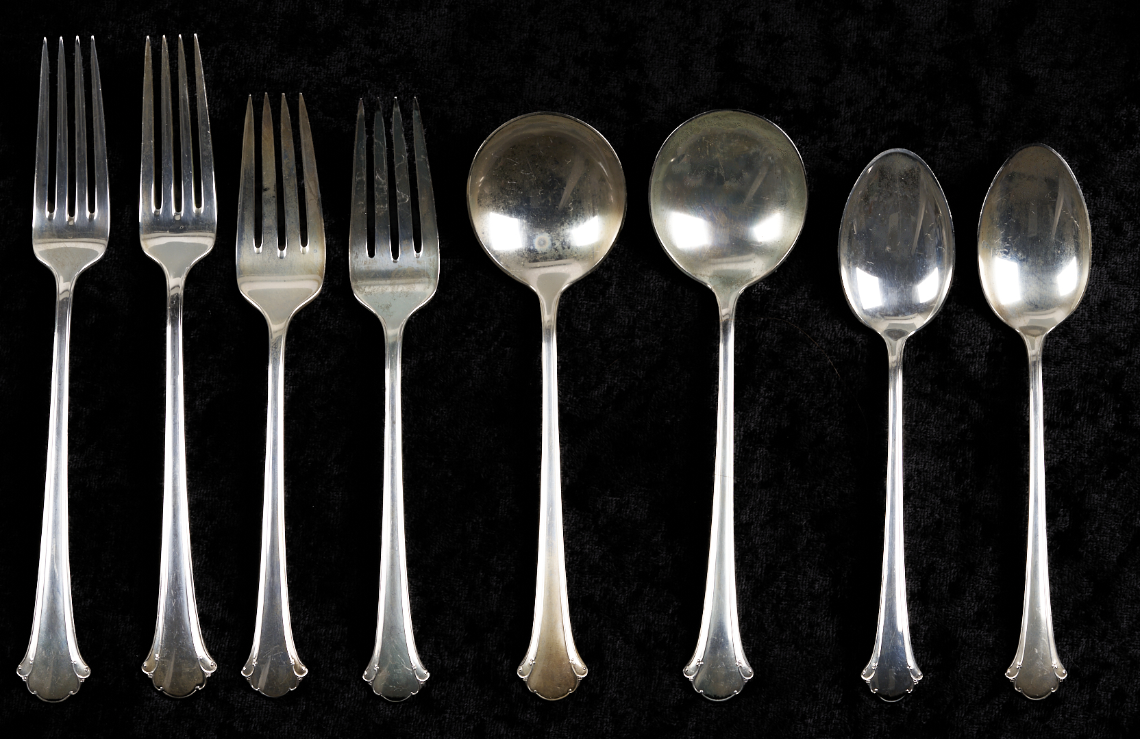 Lot 623: 30 pcs Sterling: Nut Dishes, Bread Tray, Towle Chippendale Flatware