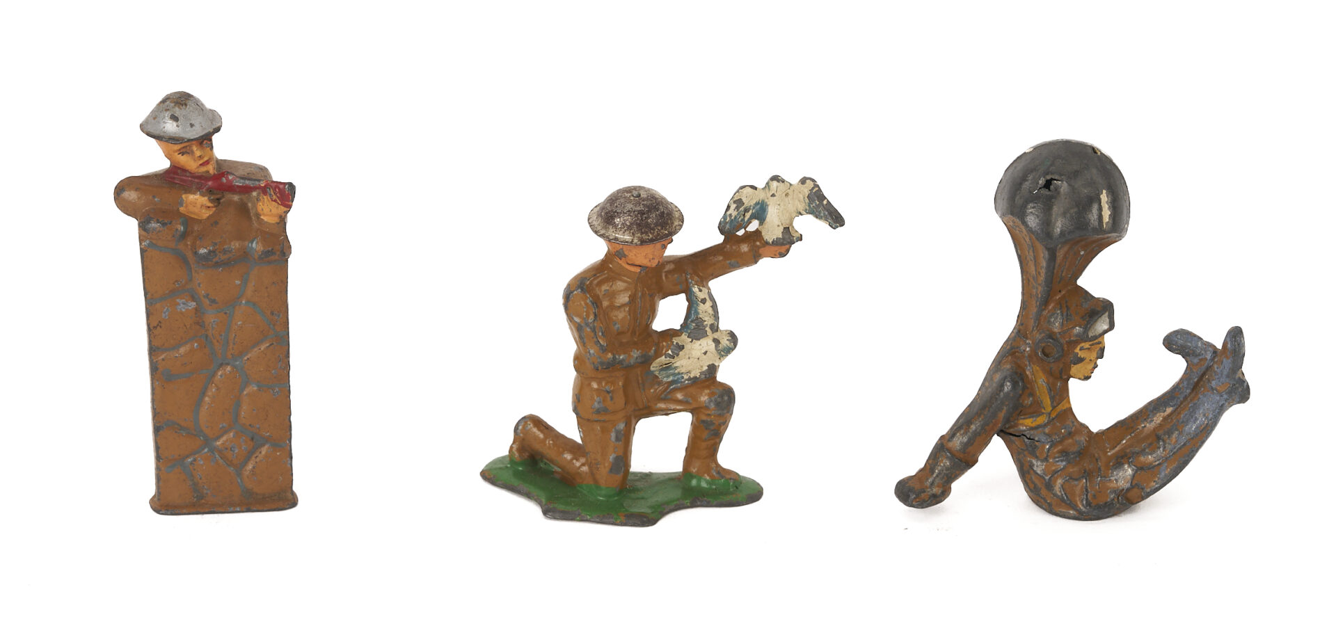 Lot 687: 58 Barclay and Manoil WWI Toy Soldiers and 1 Tent