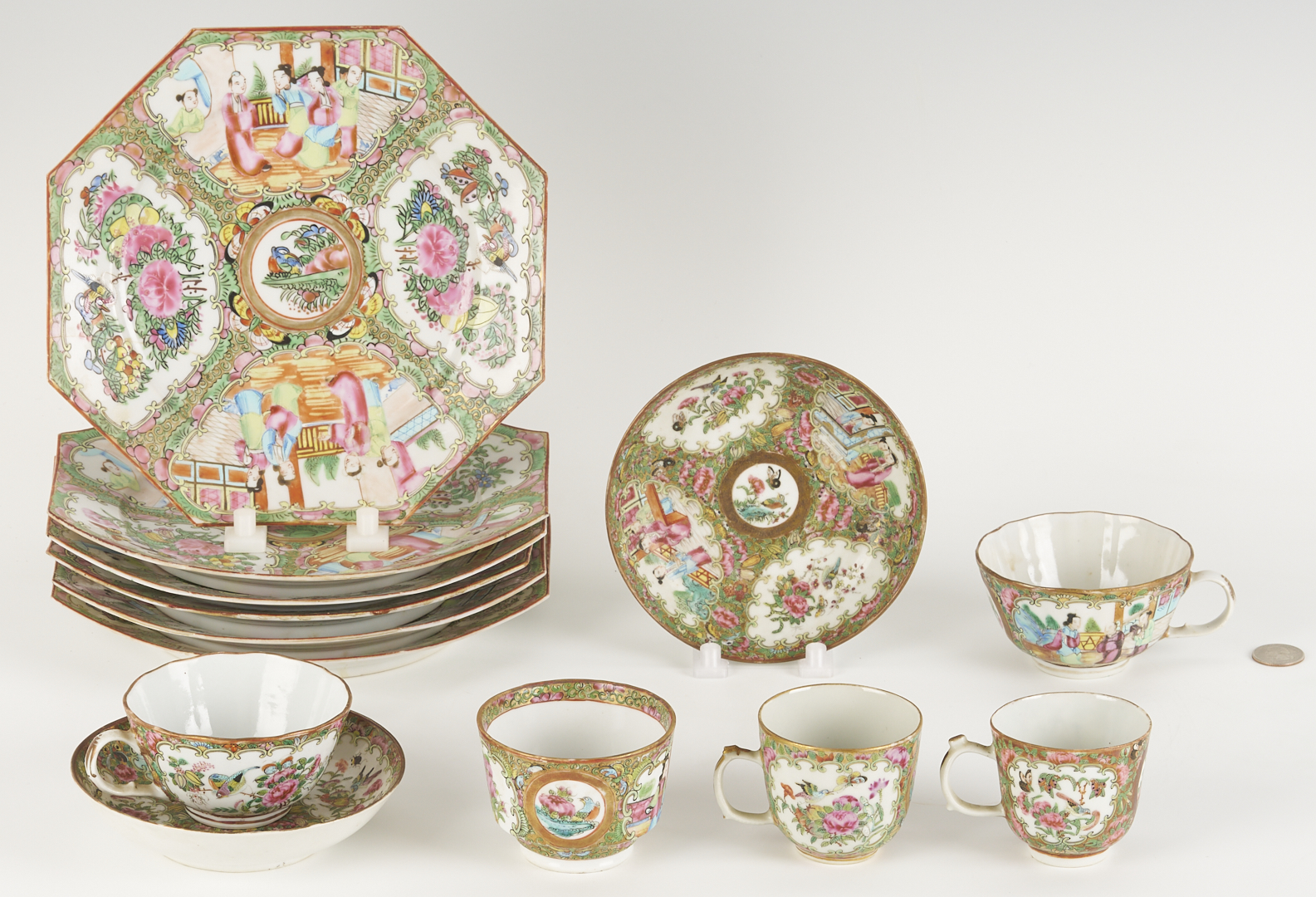 Lot 699: 13 Chinese Rose Medallion Porcelain Pieces