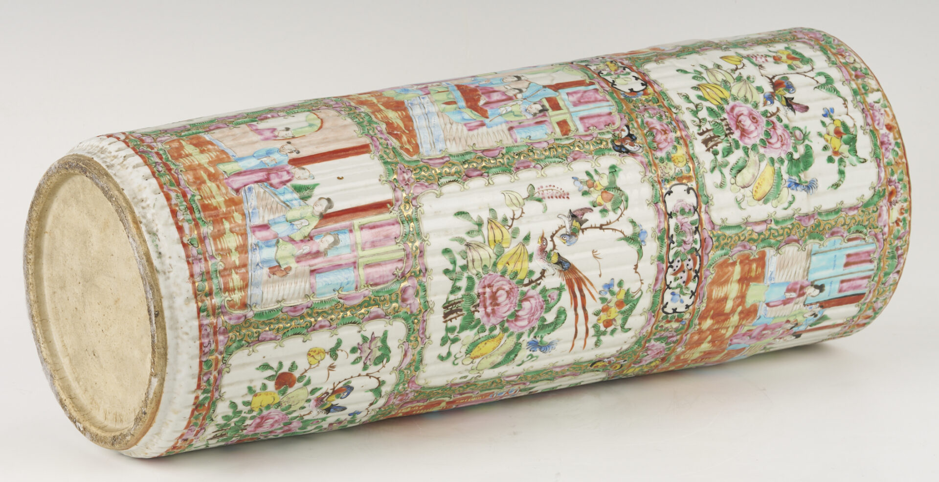 Lot 701: Chinese Rose Medallion Porcelain Umbrella Stand