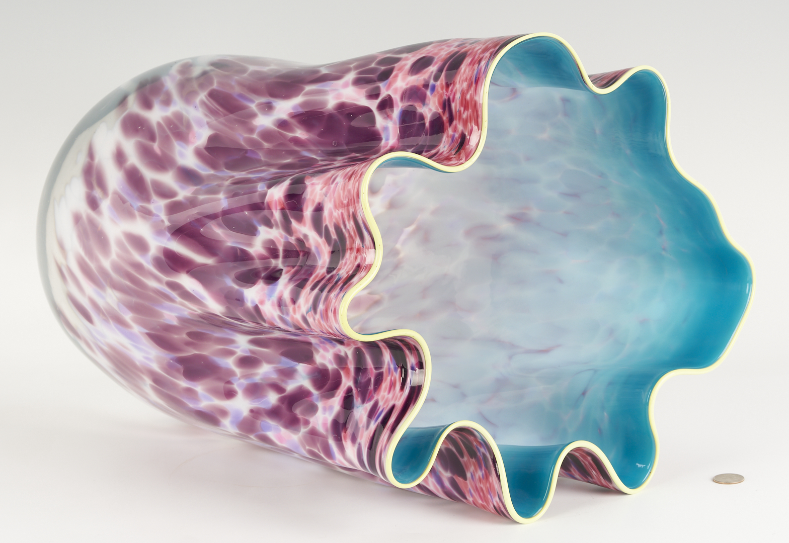 Lot 723: Dale Chihuly Macchia Art Glass Sculpture in Purple, Pink, & Aqua w/ Yellow Lip