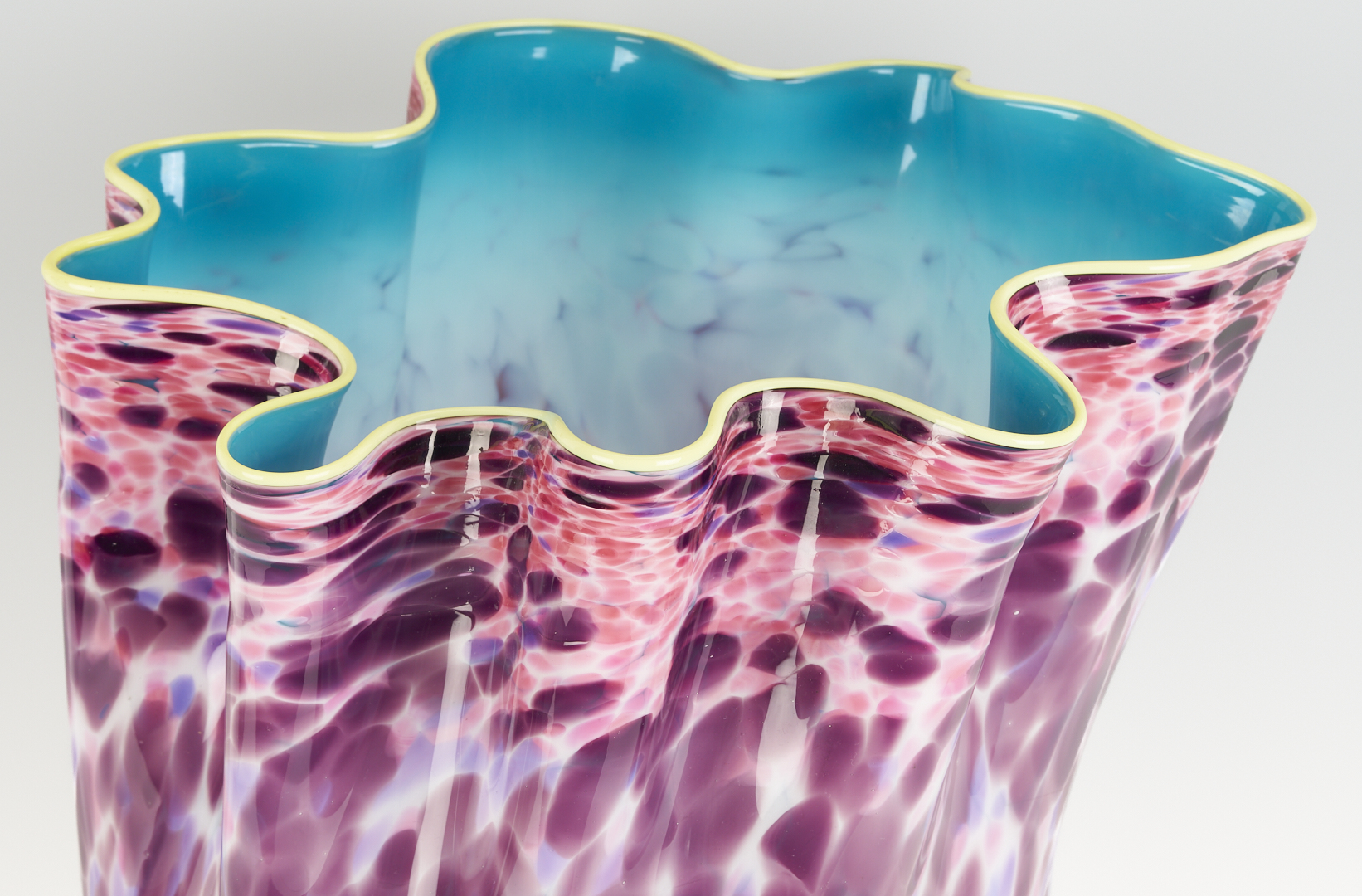 Lot 723: Dale Chihuly Macchia Art Glass Sculpture in Purple, Pink, & Aqua w/ Yellow Lip