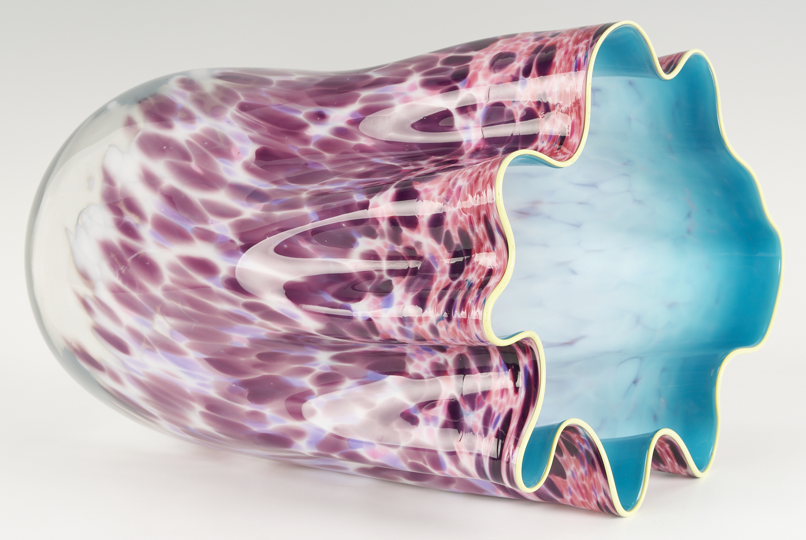 Lot 723: Dale Chihuly Macchia Art Glass Sculpture in Purple, Pink, & Aqua w/ Yellow Lip