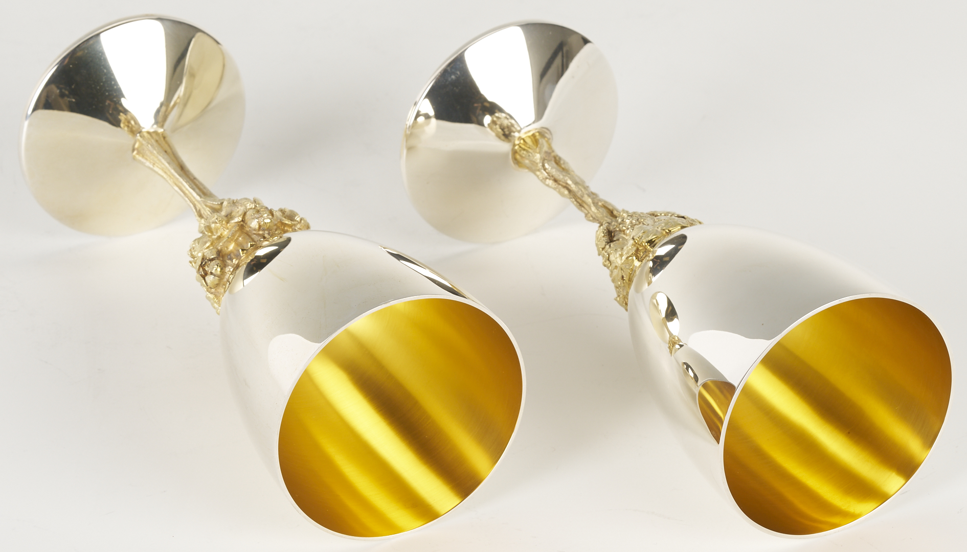 Lot 74: 4 Stuart Devlin Sterling Goblets, Grape Harbor, Dove Orchard Patterns