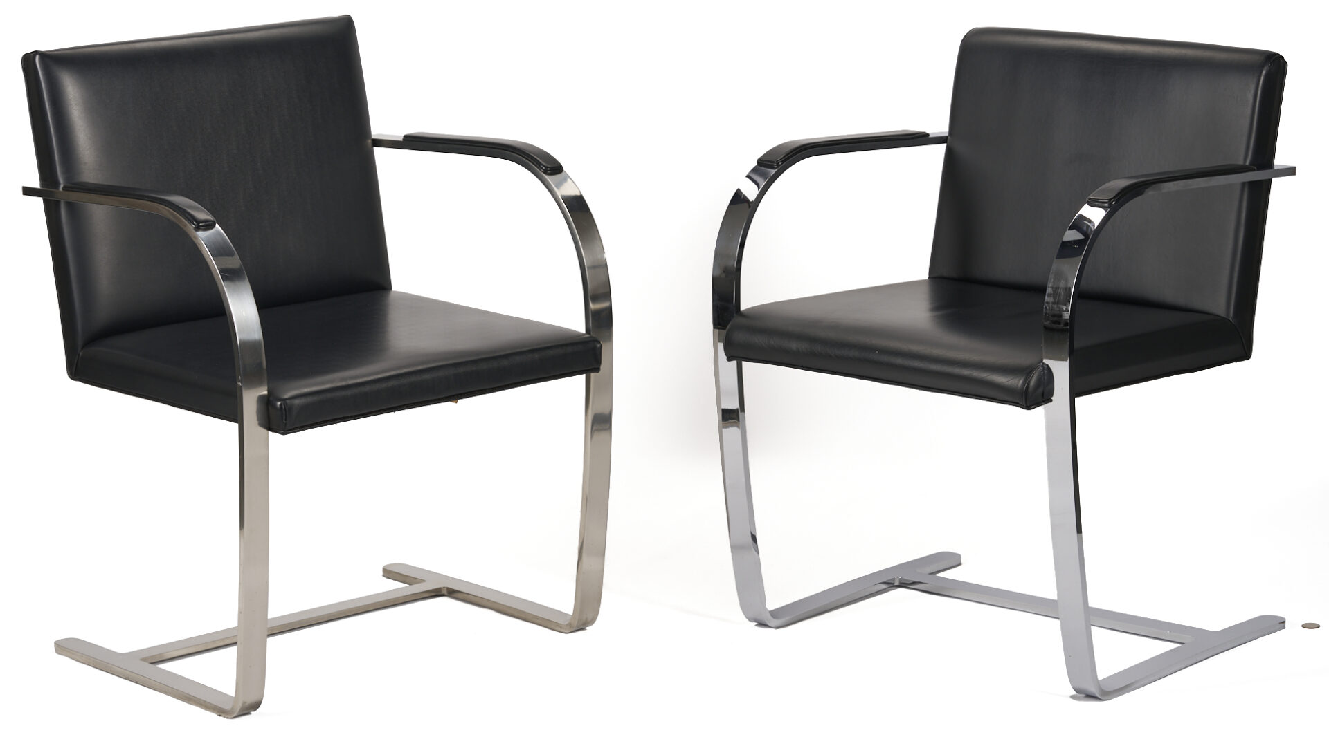 Lot 753: Pair of Knoll Mid-Century Brno Flat Bar Chairs