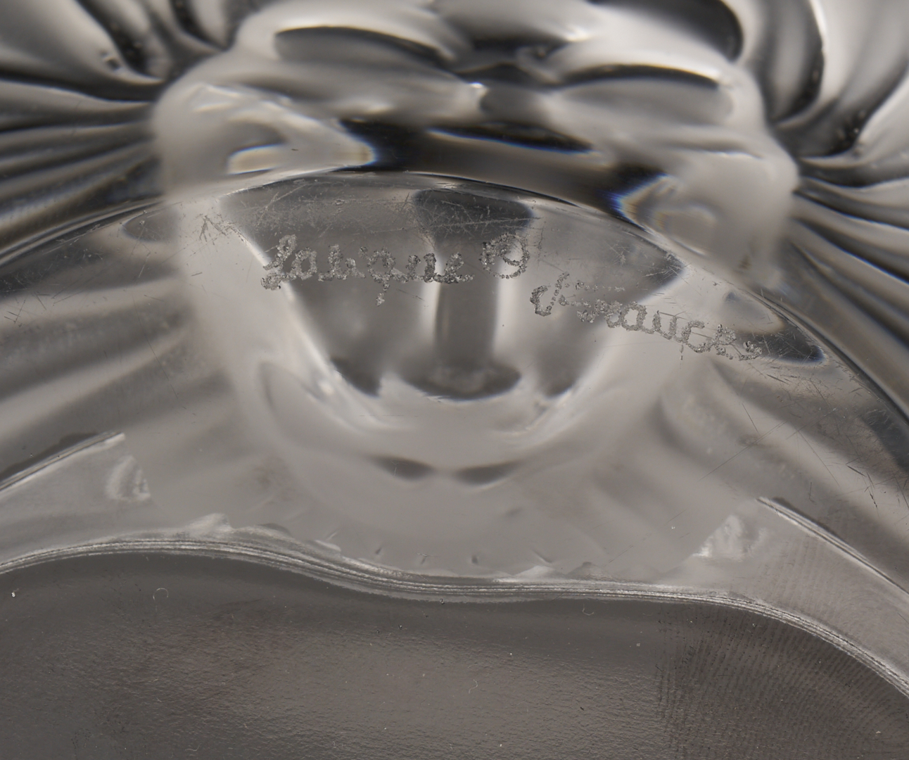 Lot 759: 12 Lalique Glass Items, incl. Pin Trays, Perfume Bottles