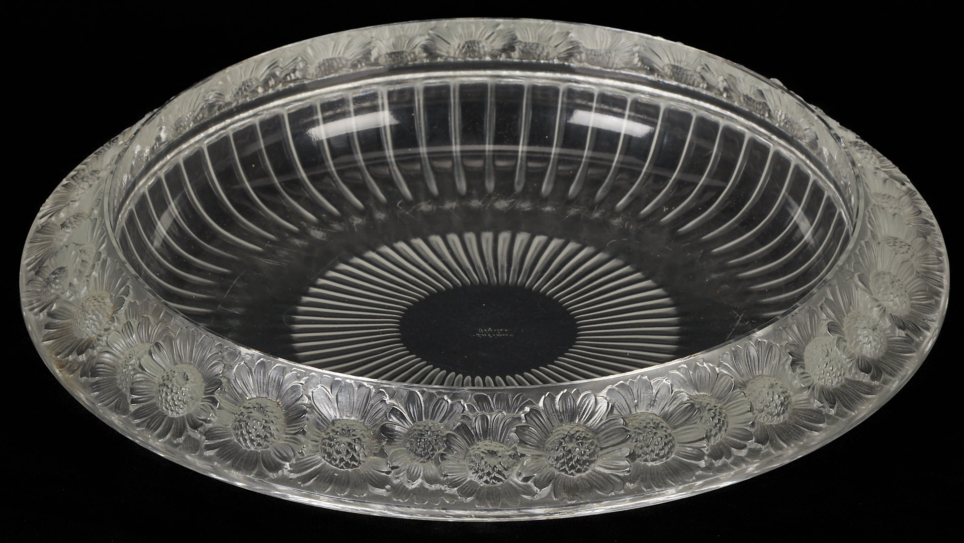 Lot 761: Lalique Crystal Marguerites Centerpiece Bowl
