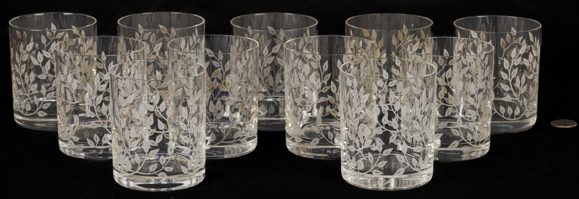 Lot 763: 11 Lalique Glass Tumblers, Liane Doree Pattern
