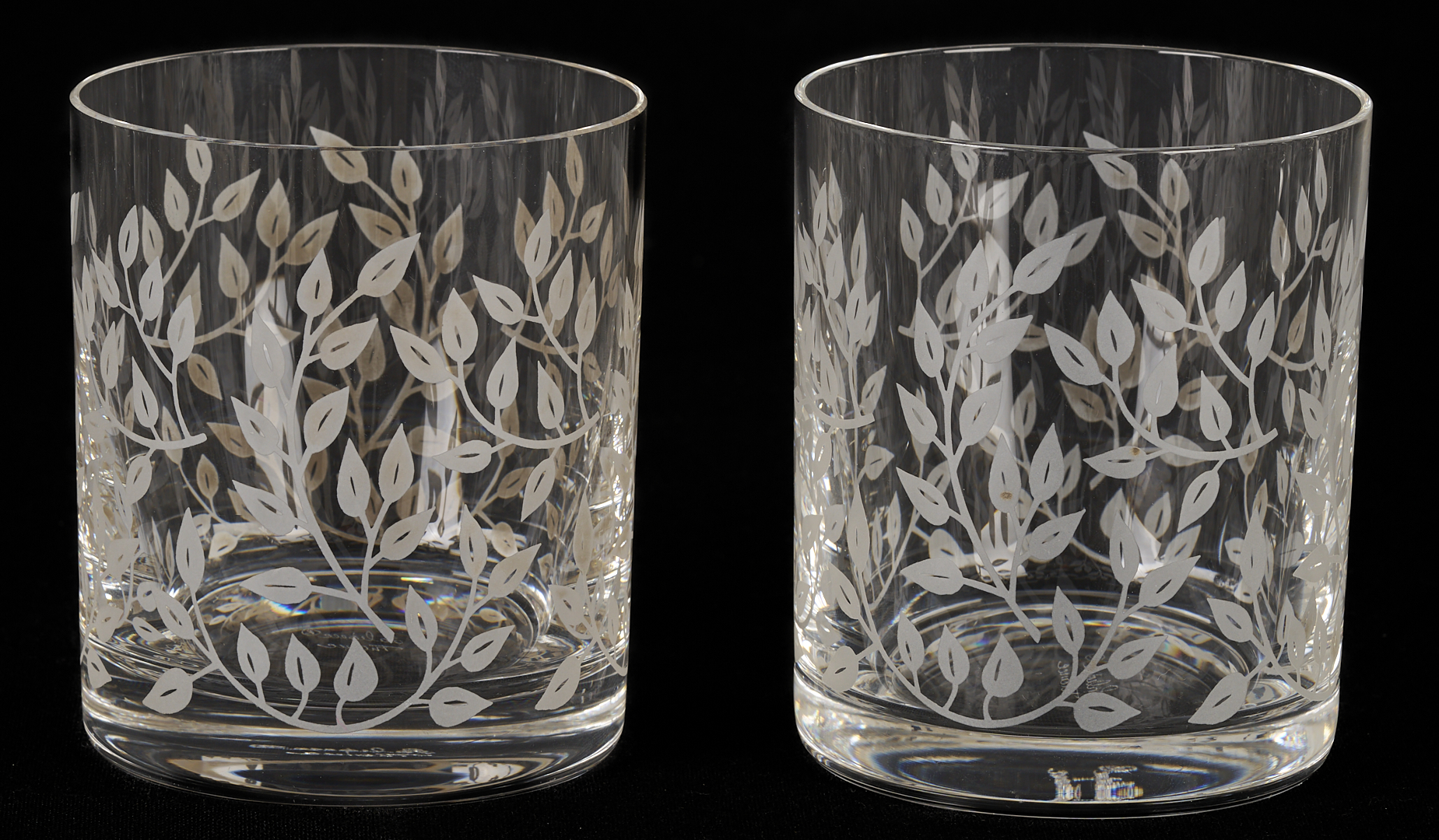 Lot 763: 11 Lalique Glass Tumblers, Liane Doree Pattern