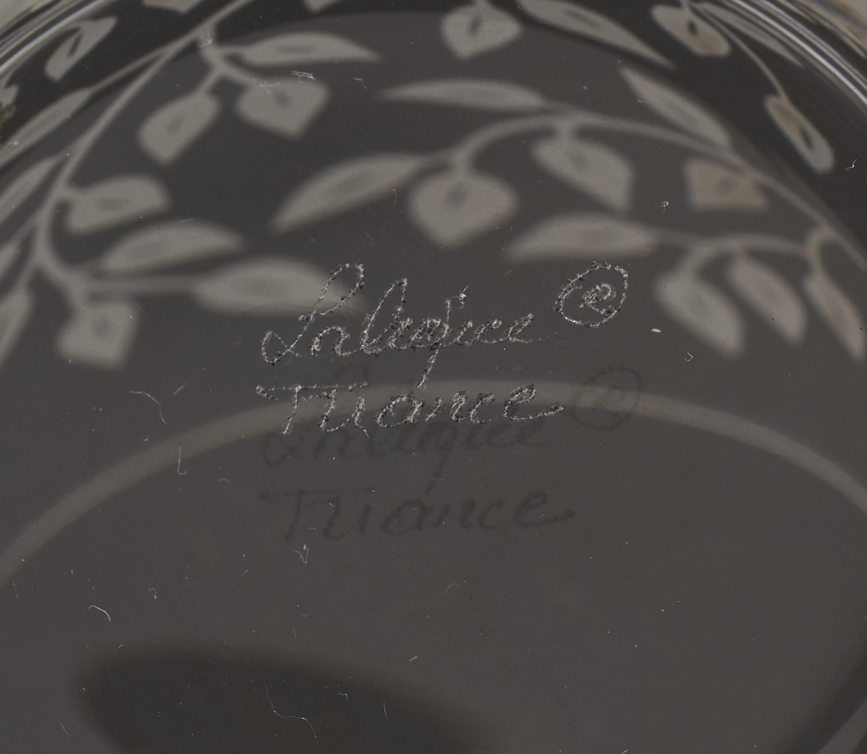 Lot 763: 11 Lalique Glass Tumblers, Liane Doree Pattern