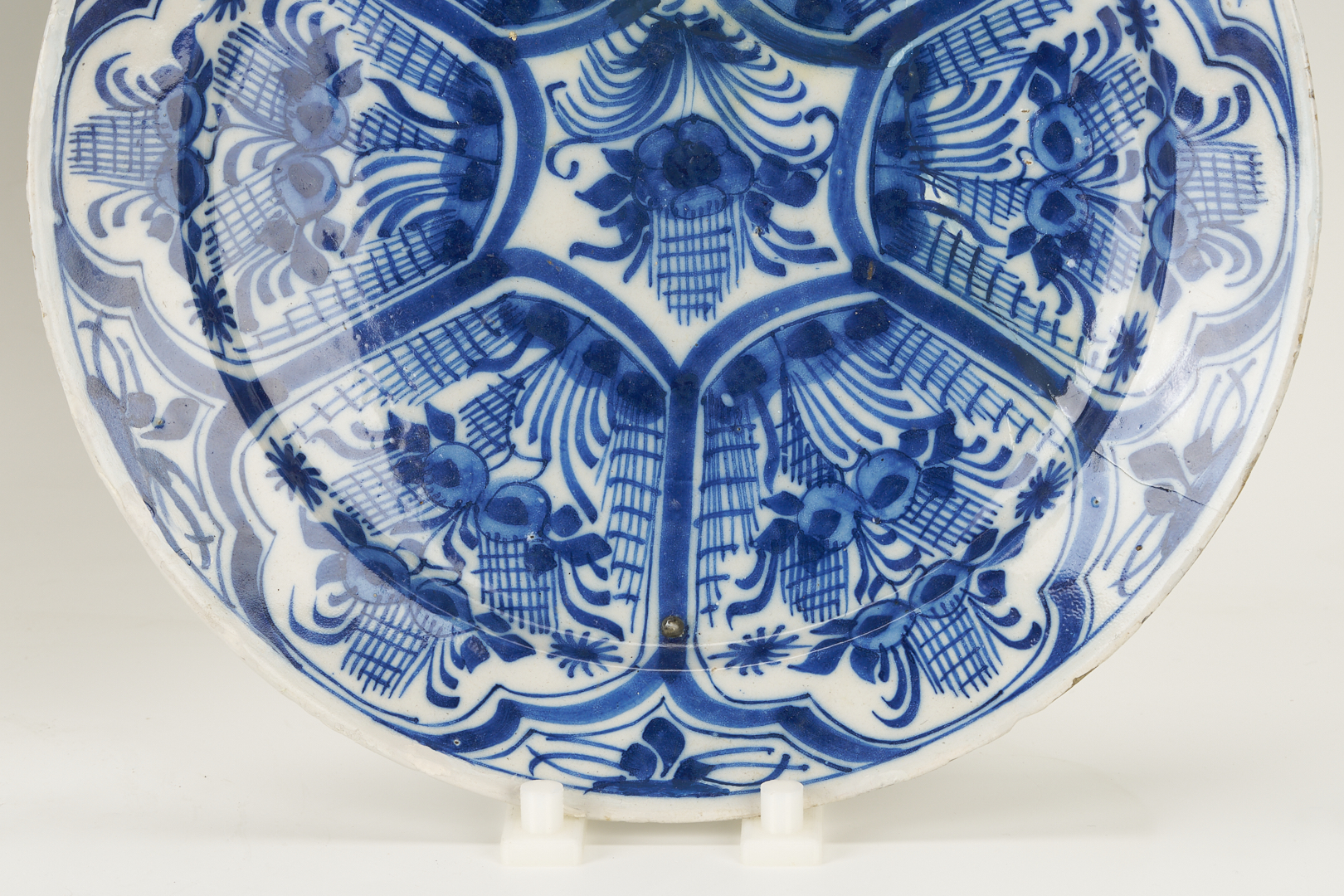Lot 782: 2 Delft Blue and White Kraak Style Chargers