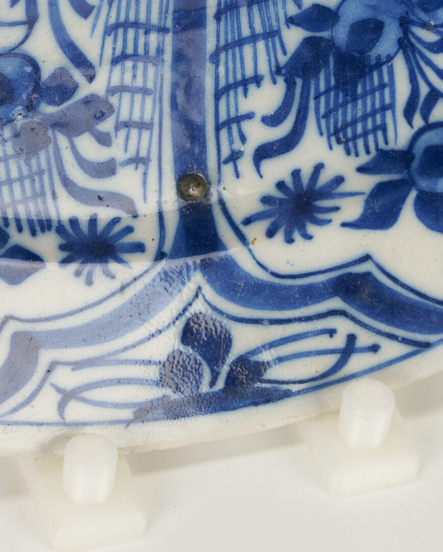 Lot 782: 2 Delft Blue and White Kraak Style Chargers