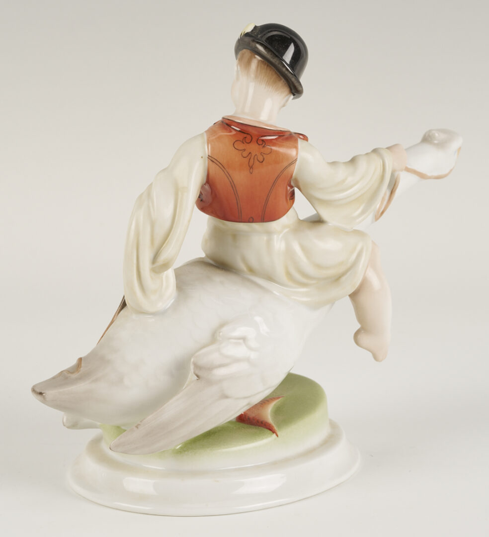 Lot 789: 4 Herend Porcelain Bird Figurines incl. Double Peacock