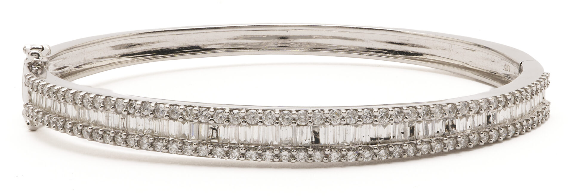 Lot 795: 14K Gold & Diamond Bangle Bracelet