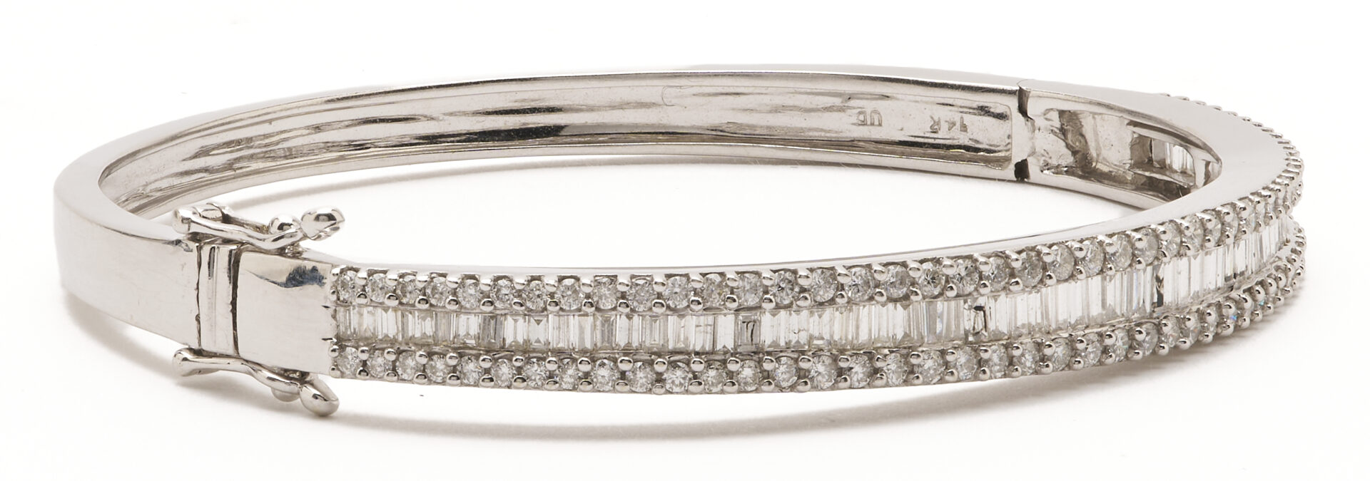 Lot 795: 14K Gold & Diamond Bangle Bracelet