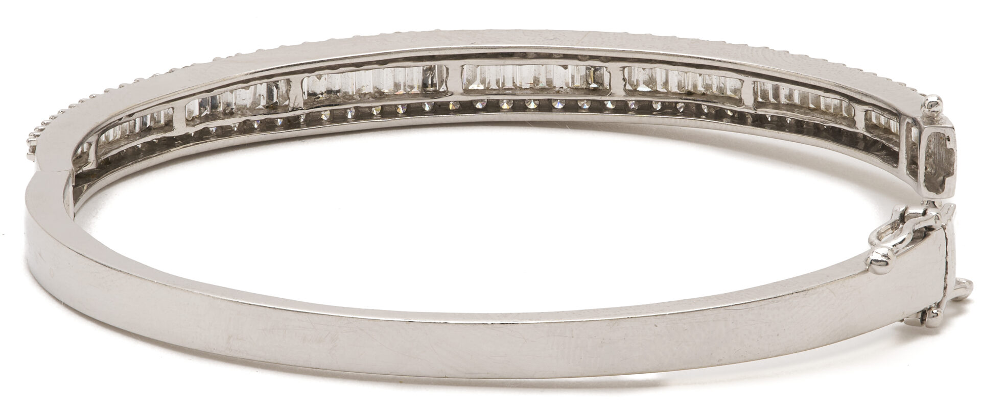 Lot 795: 14K Gold & Diamond Bangle Bracelet
