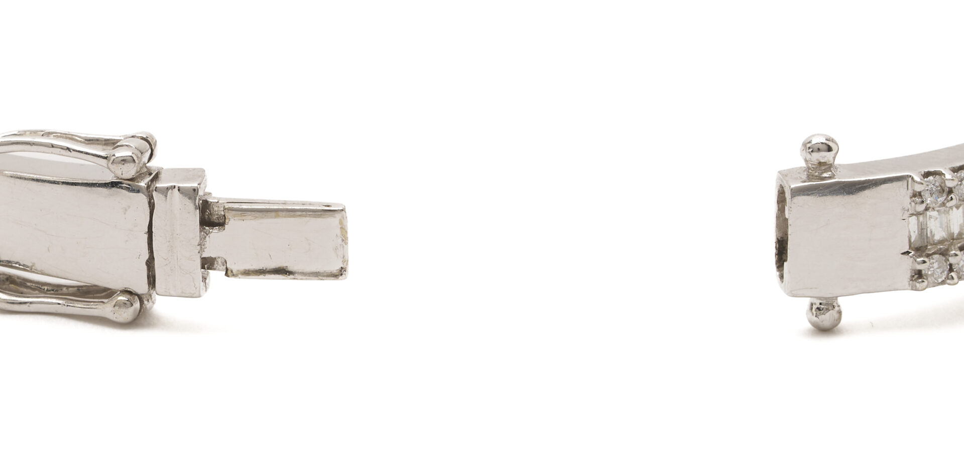 Lot 795: 14K Gold & Diamond Bangle Bracelet