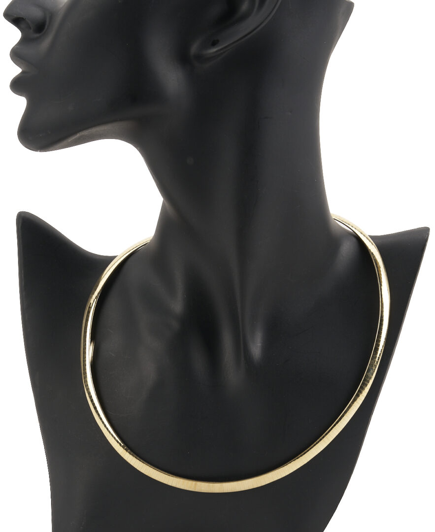 Lot 796: 14K Gold Reversible Omega Necklace