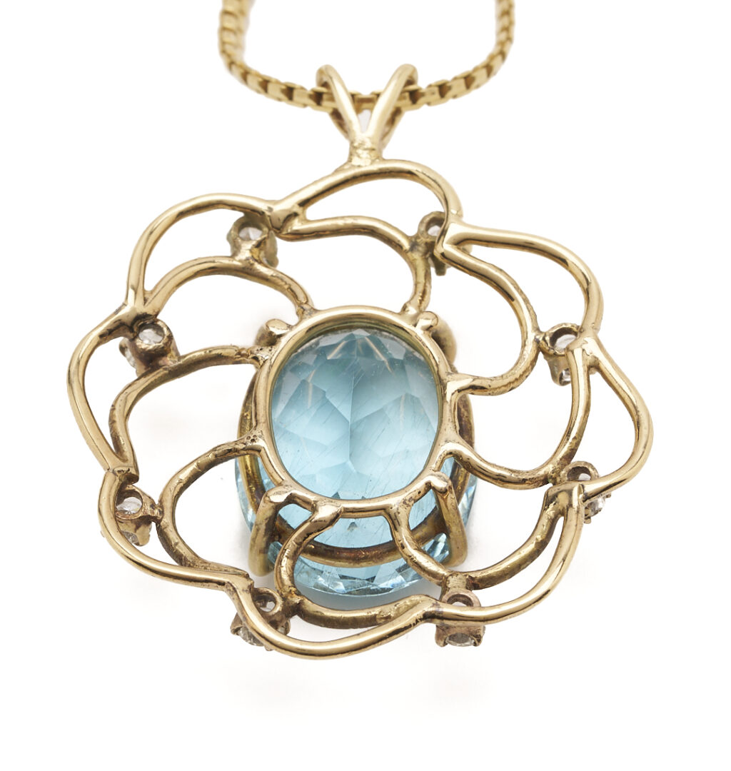 Lot 799: Aquamarine & Diamond Gold Pendant