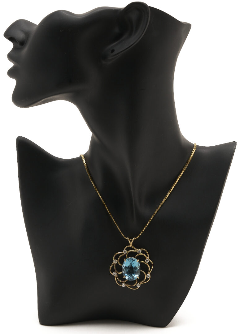 Lot 799: Aquamarine & Diamond Gold Pendant
