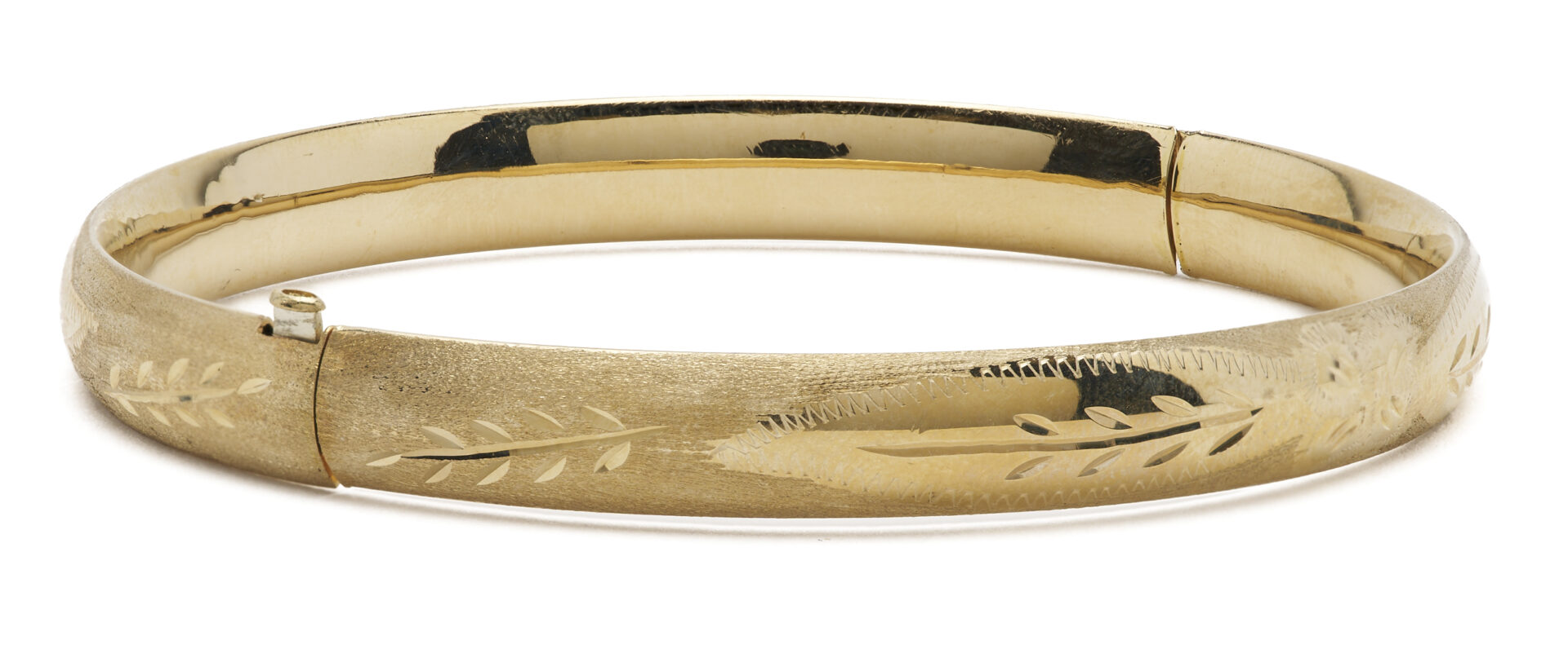 Lot 810: 14K Gold 7 1/2 in. Bangle Bracelet and 14K Gold 7 in. Bangle Bracelet