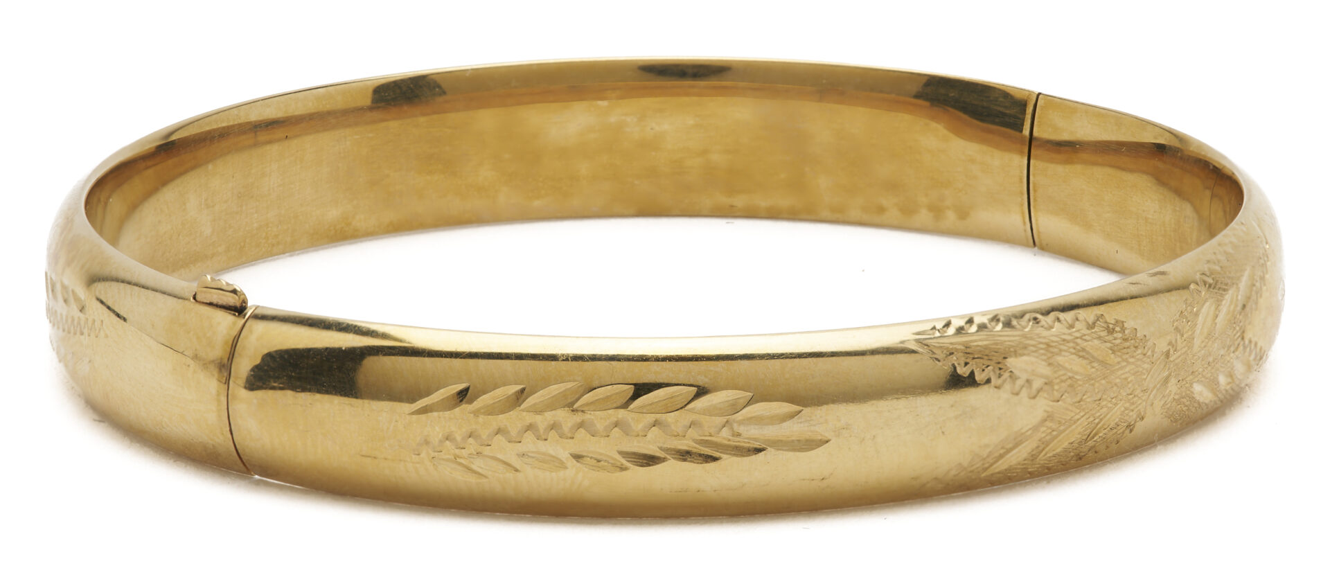 Lot 810: 14K Gold 7 1/2 in. Bangle Bracelet and 14K Gold 7 in. Bangle Bracelet