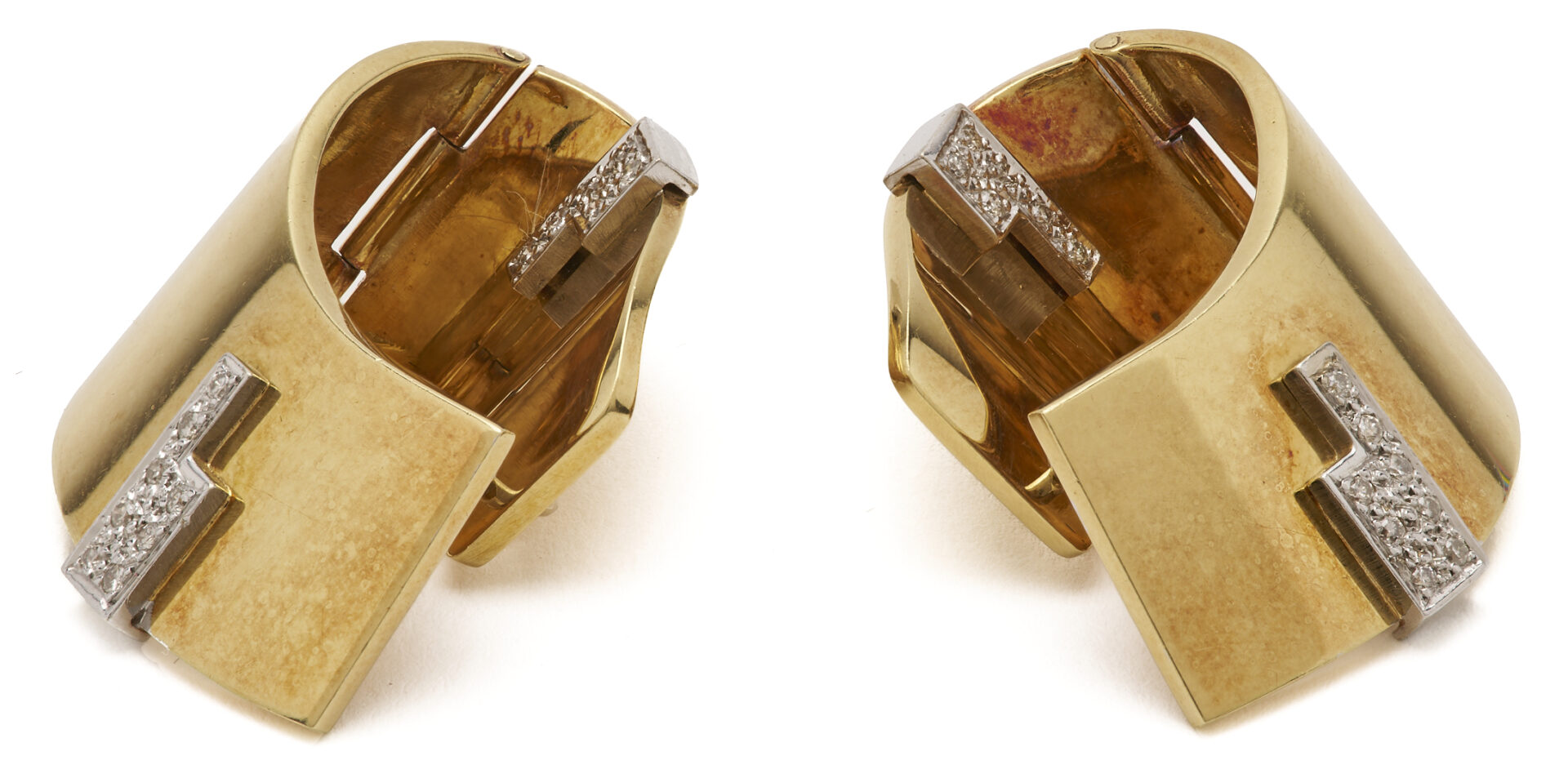 Lot 811: 18K Gold & Diamond Earrings