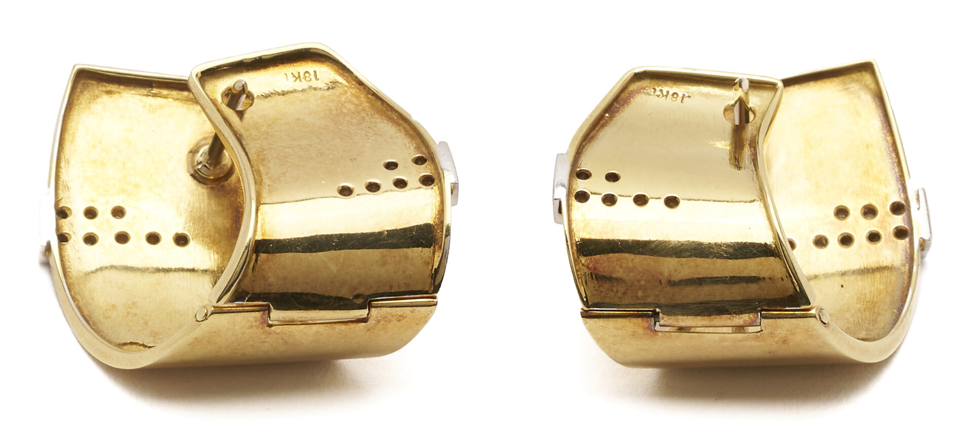 Lot 811: 18K Gold & Diamond Earrings