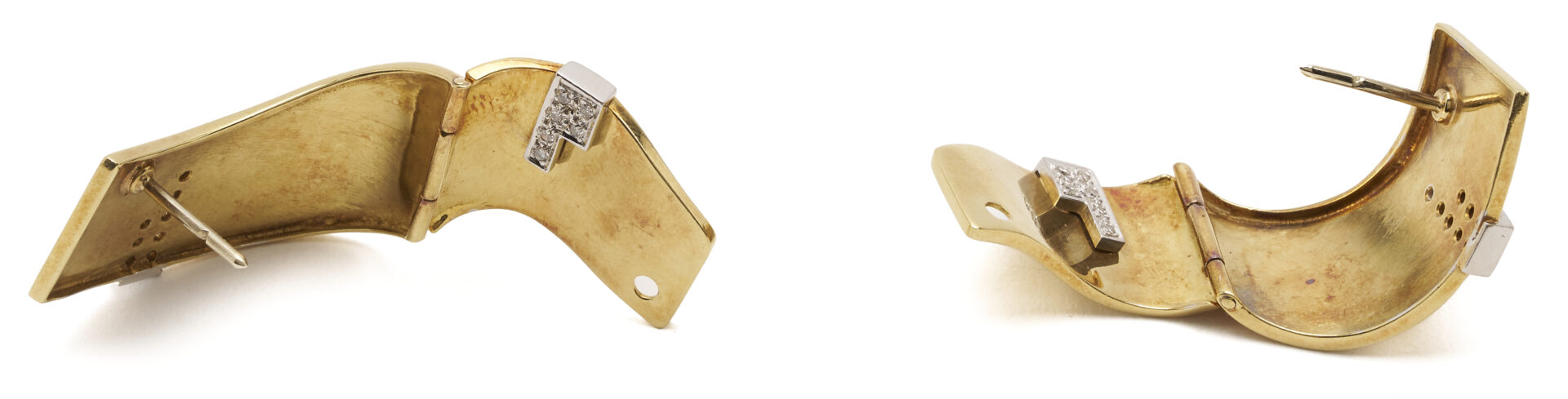 Lot 811: 18K Gold & Diamond Earrings