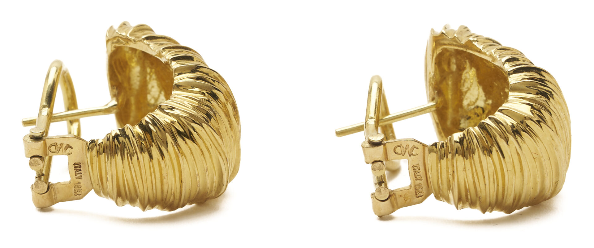 Lot 821: 18K Yellow Gold Earrings