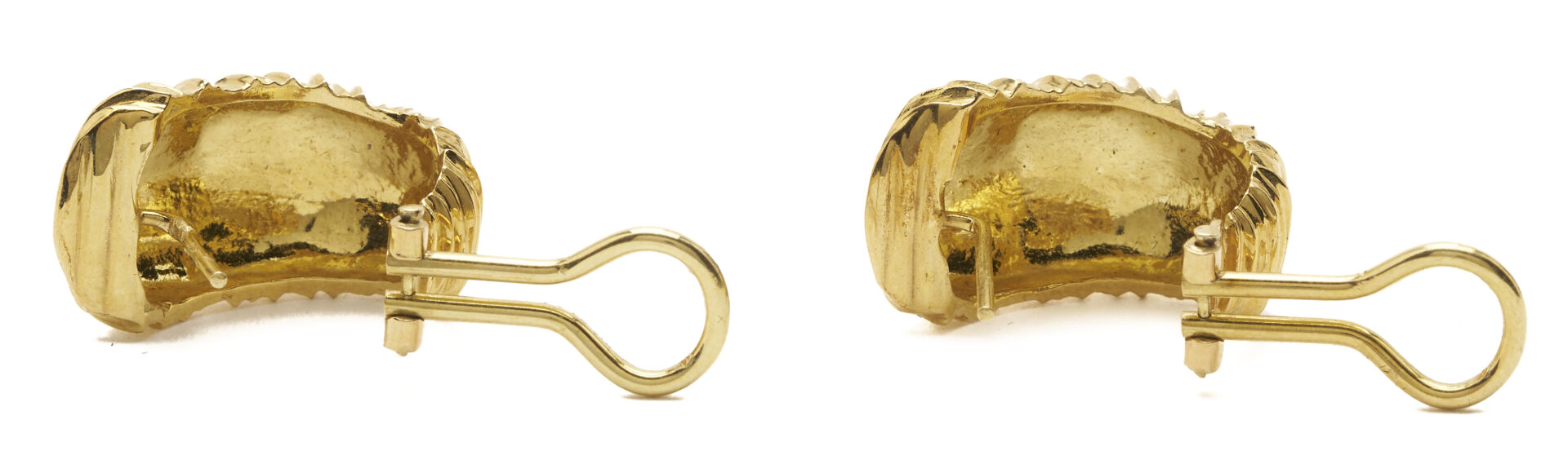 Lot 821: 18K Yellow Gold Earrings