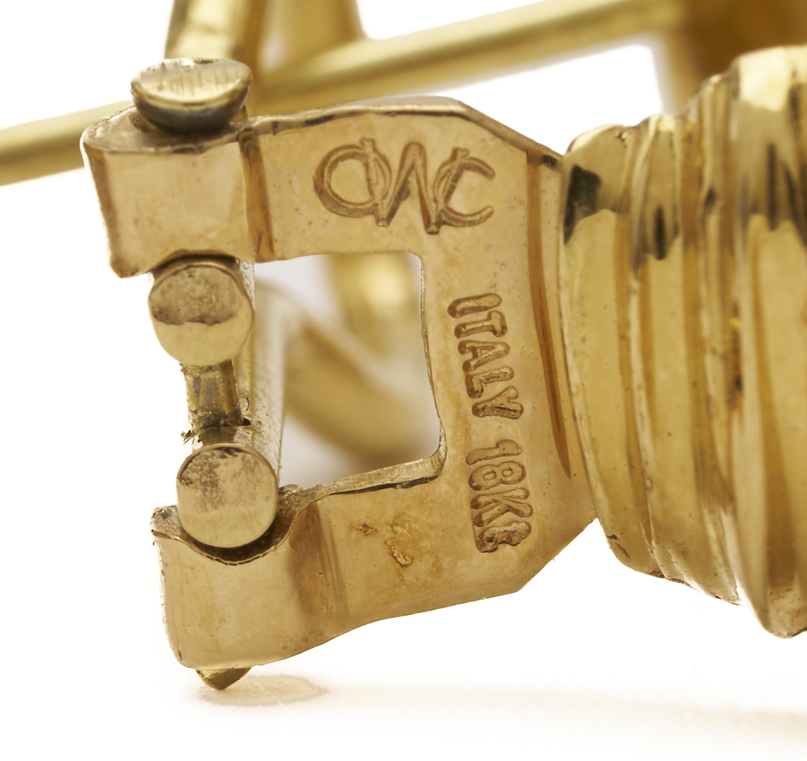 Lot 821: 18K Yellow Gold Earrings