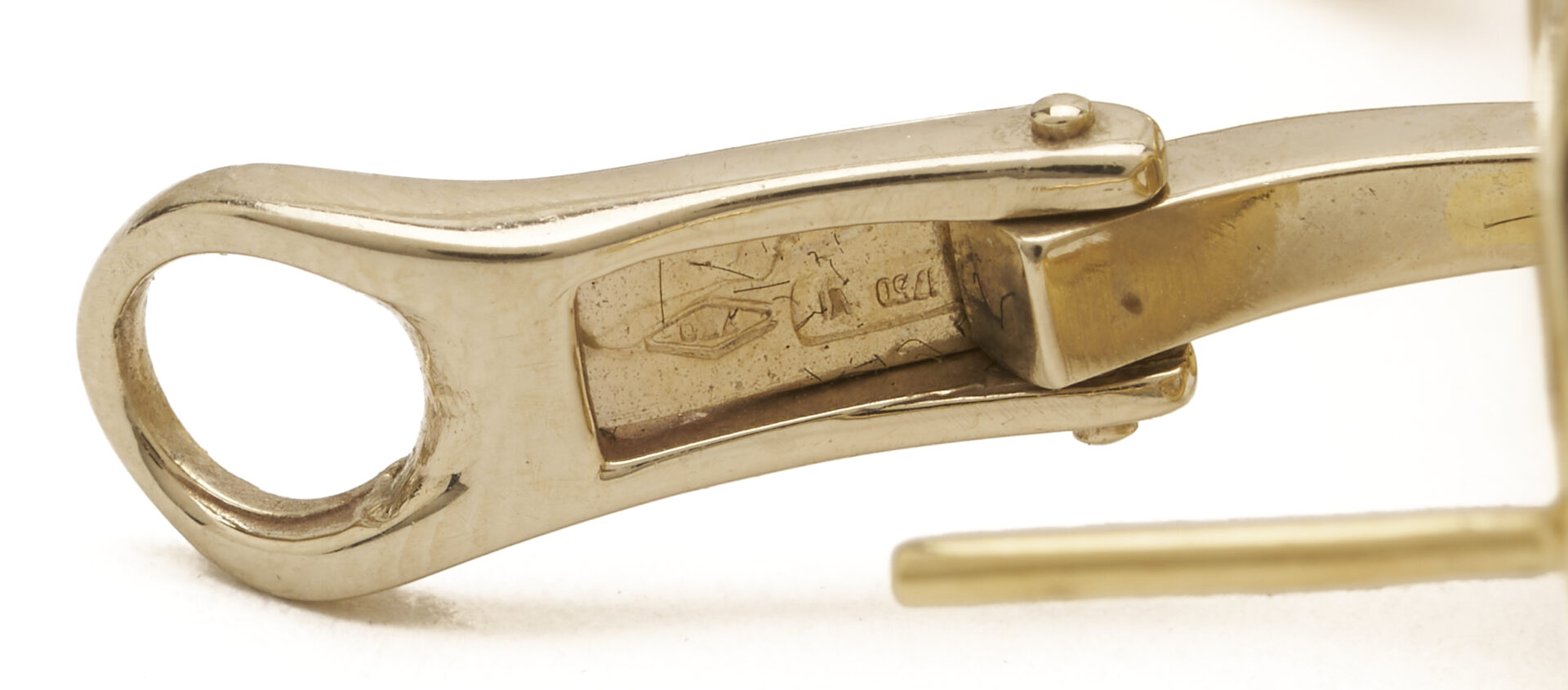 Lot 826: 18K Gold & Diamond Drop Earrings