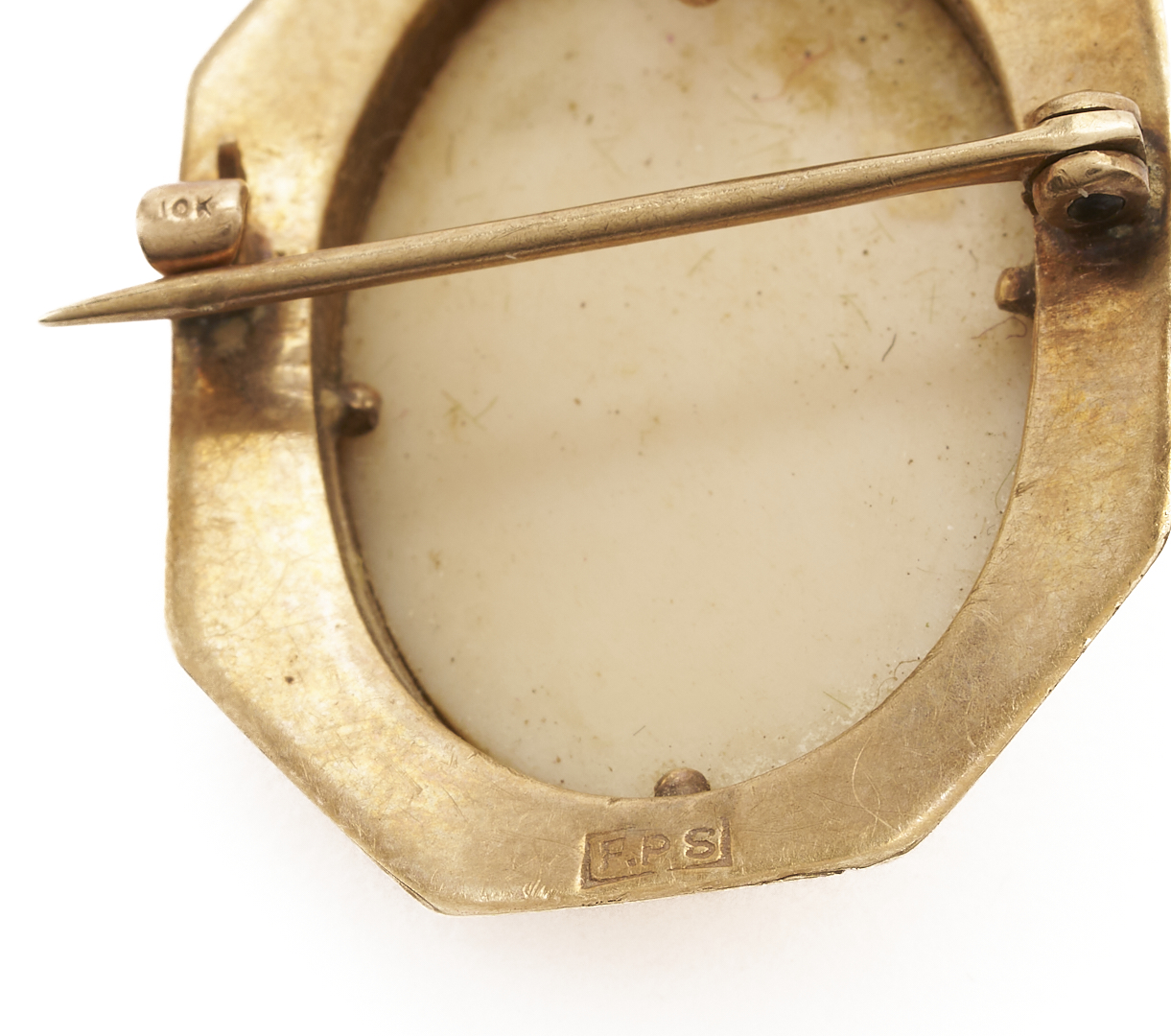 Lot 829: 3 Gold & Gemstone Brooches