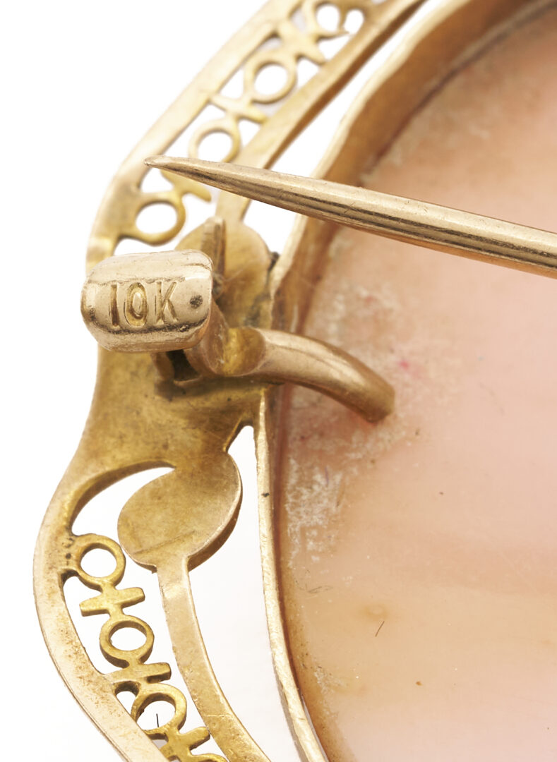 Lot 833: 4 Antique Jewelry Pieces: Longines Pocket Watch on Jet Chain, 2 Cameos, Onyx Bar Pin