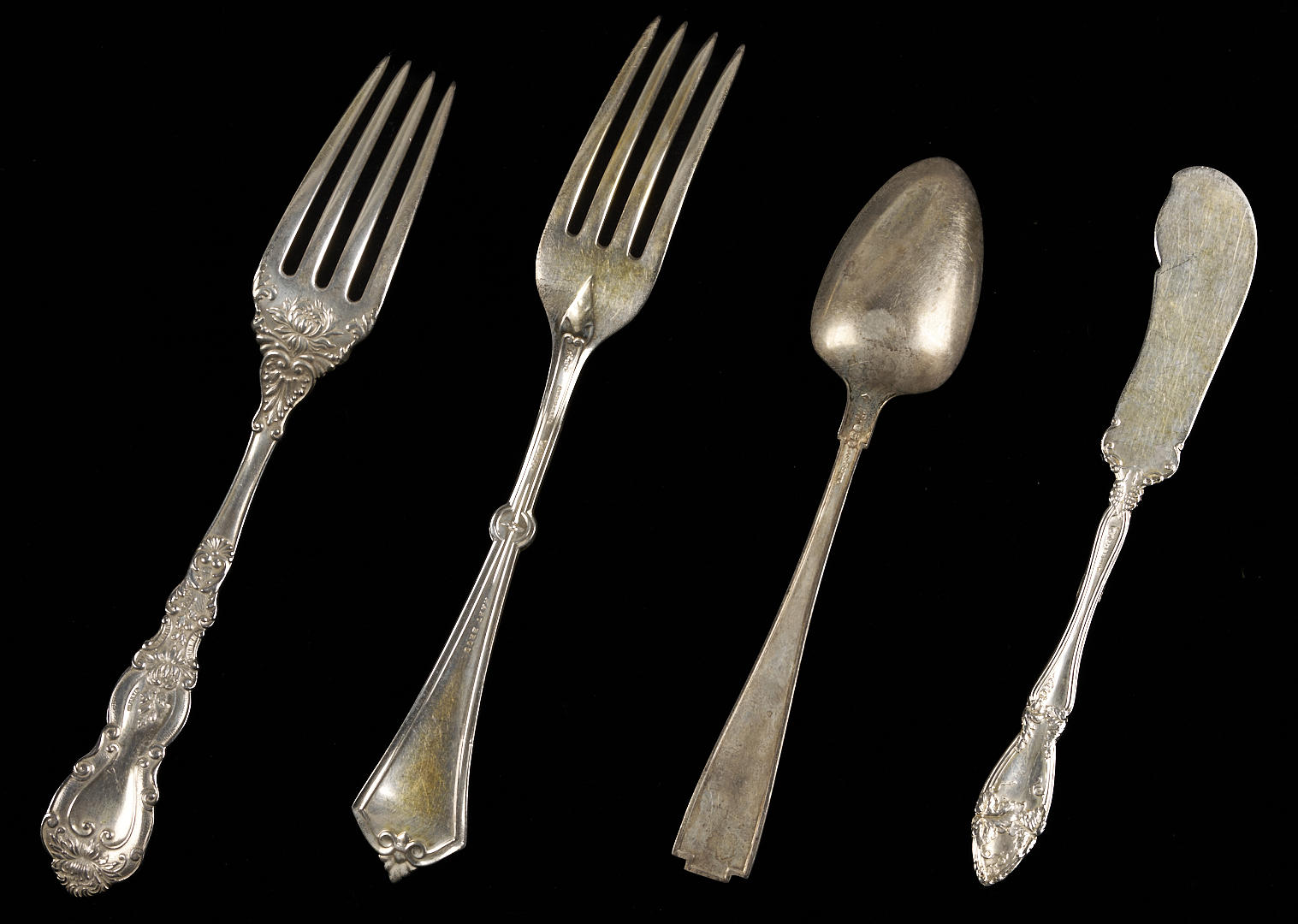 Lot 843: 26 Pcs. Early 20th C. Flatware, mostly Gorham