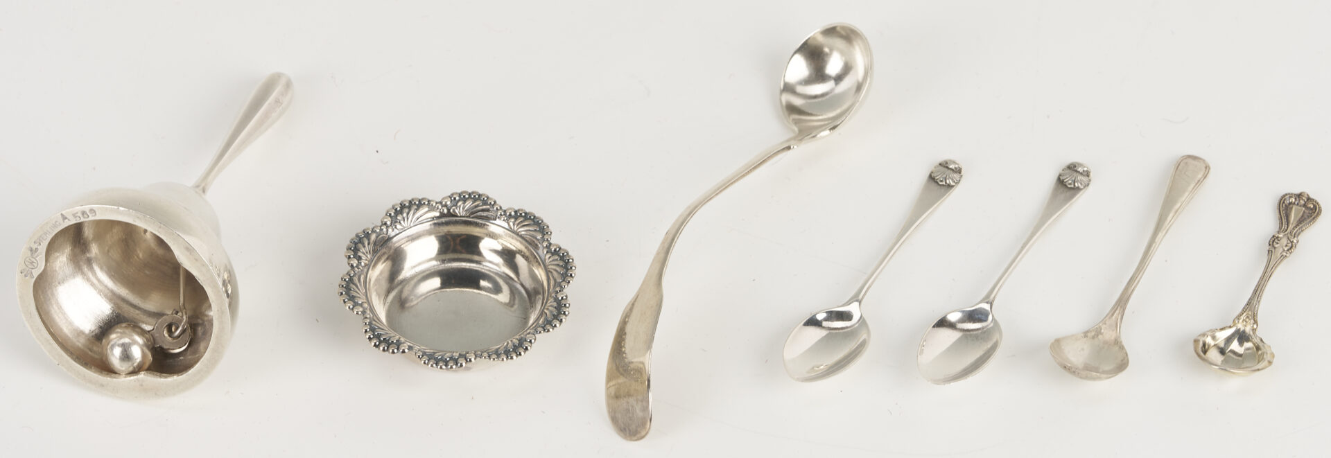 Lot 847: 14 Assembled Sterling Silver Table Items