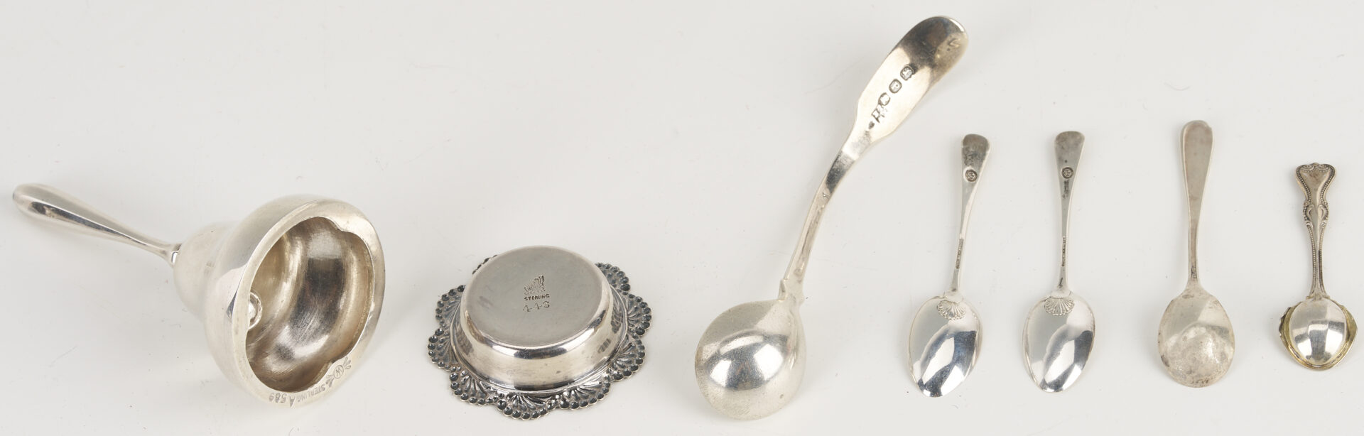 Lot 847: 14 Assembled Sterling Silver Table Items