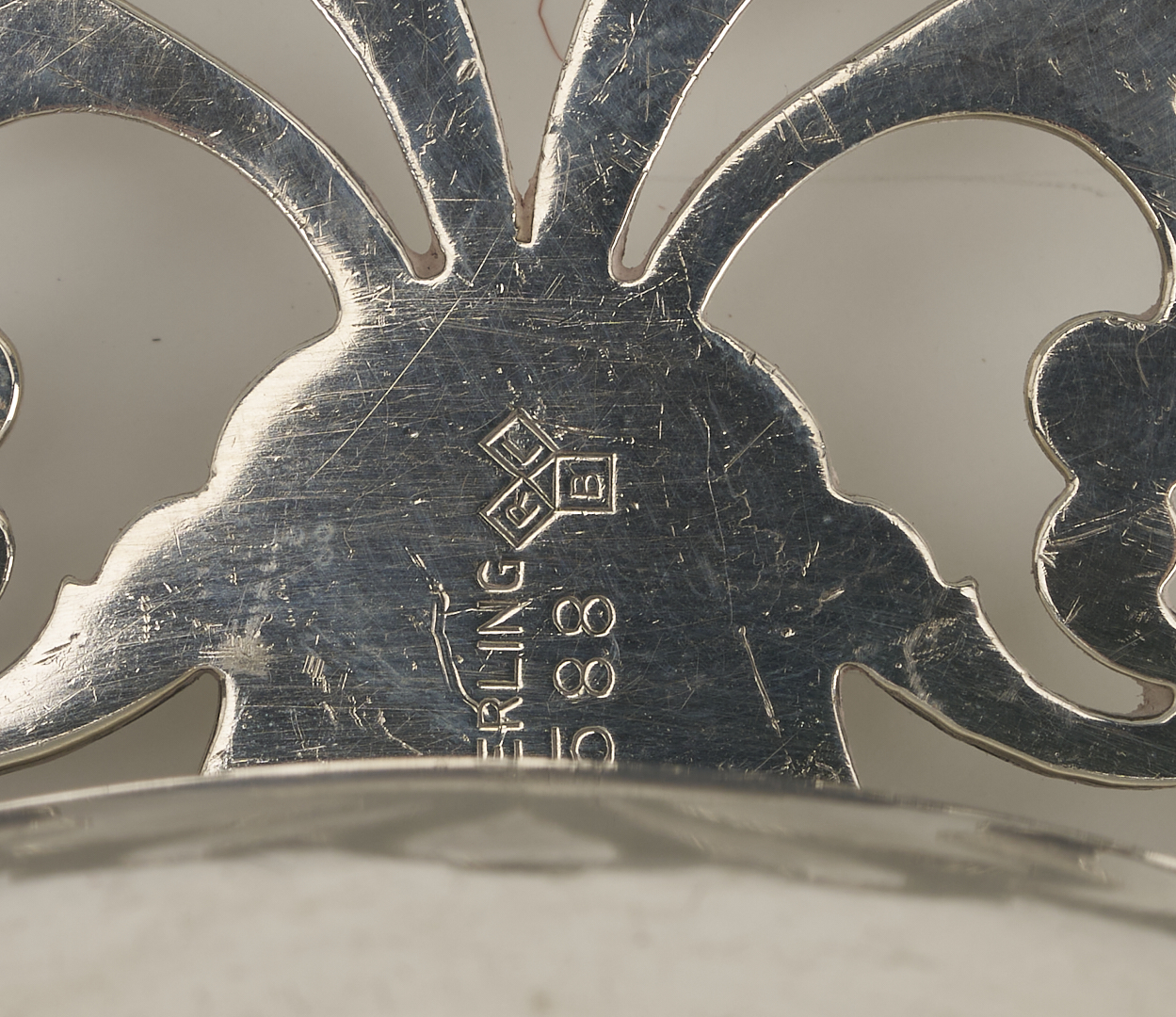 Lot 847: 14 Assembled Sterling Silver Table Items