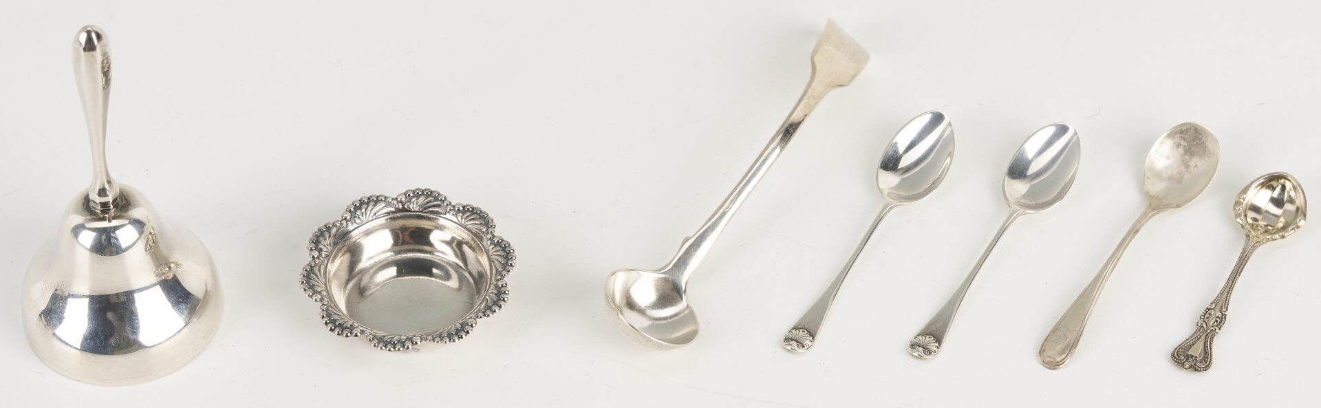 Lot 847: 14 Assembled Sterling Silver Table Items