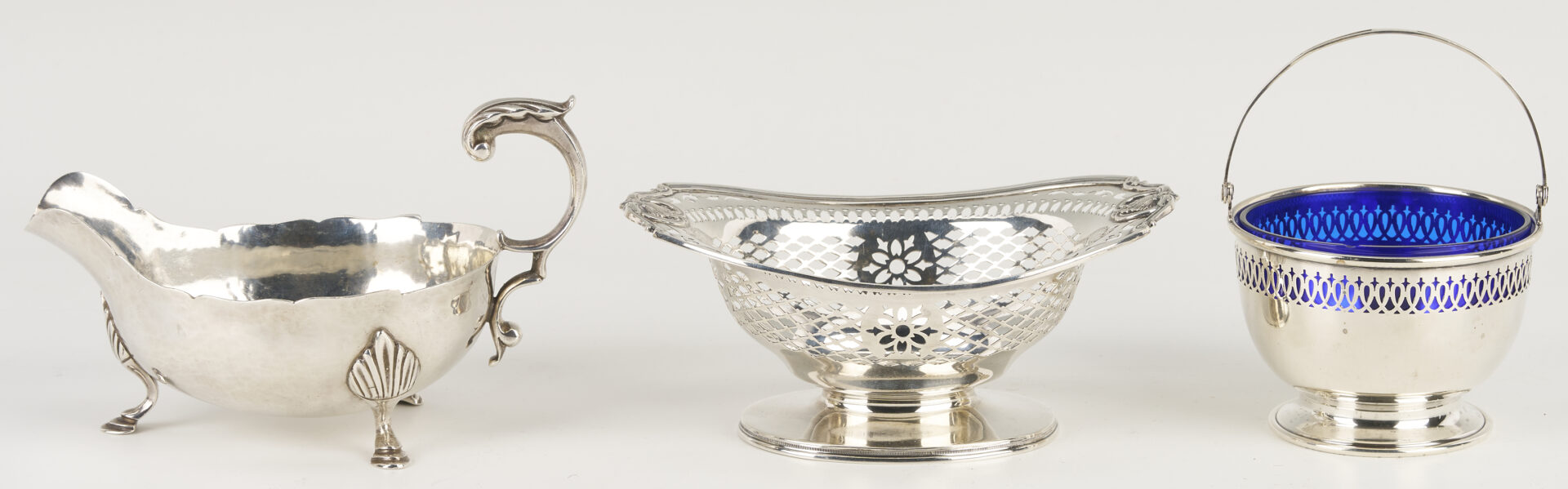 Lot 847: 14 Assembled Sterling Silver Table Items