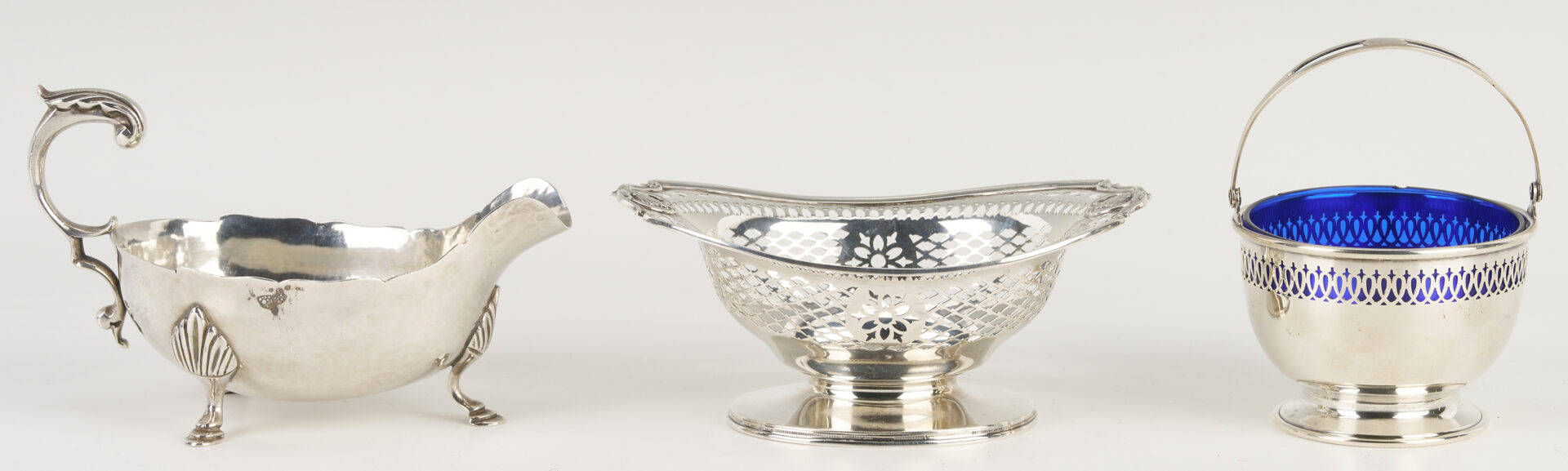 Lot 847: 14 Assembled Sterling Silver Table Items