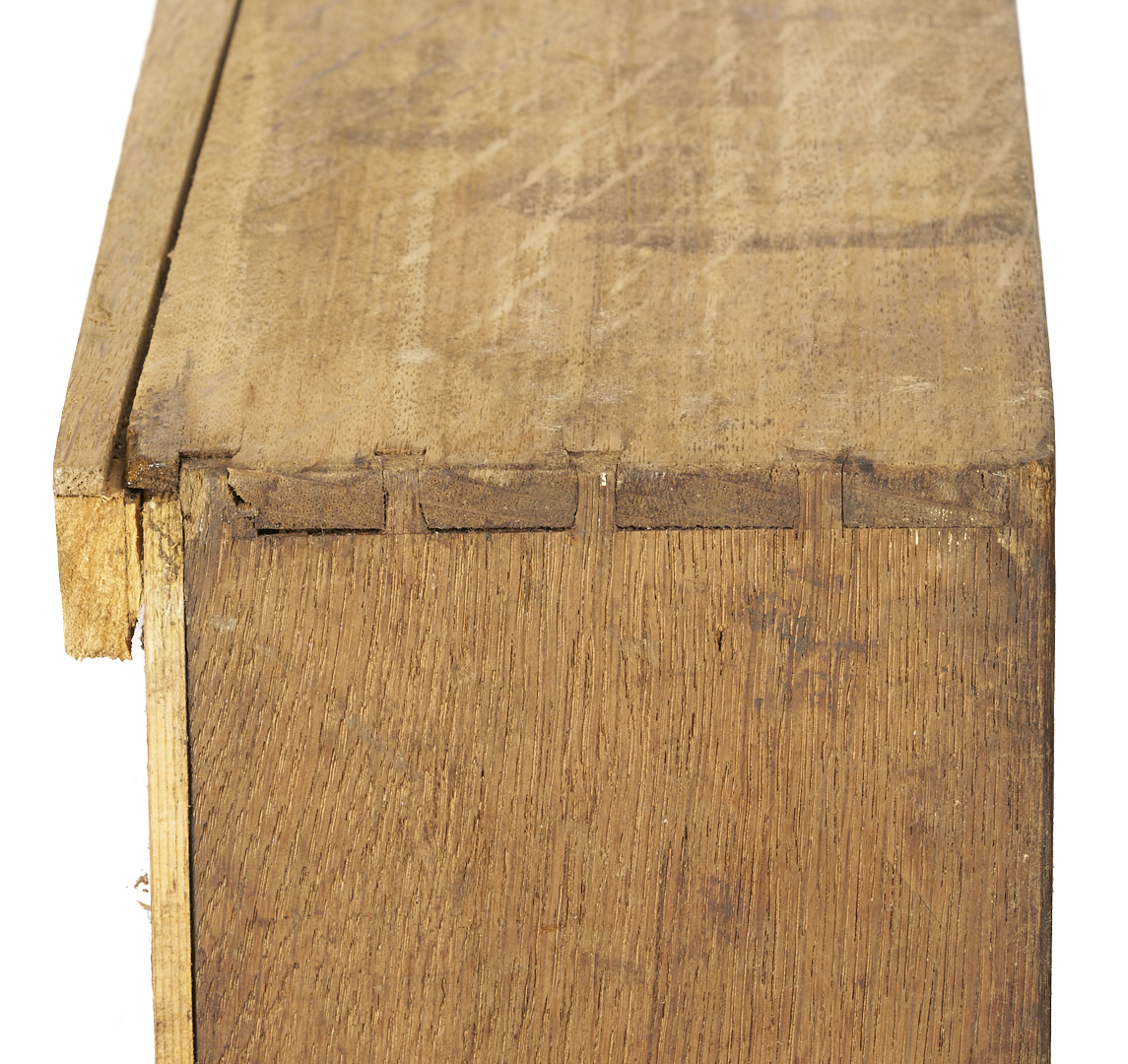 Lot 862: English Georgian Style Mahogany Chest