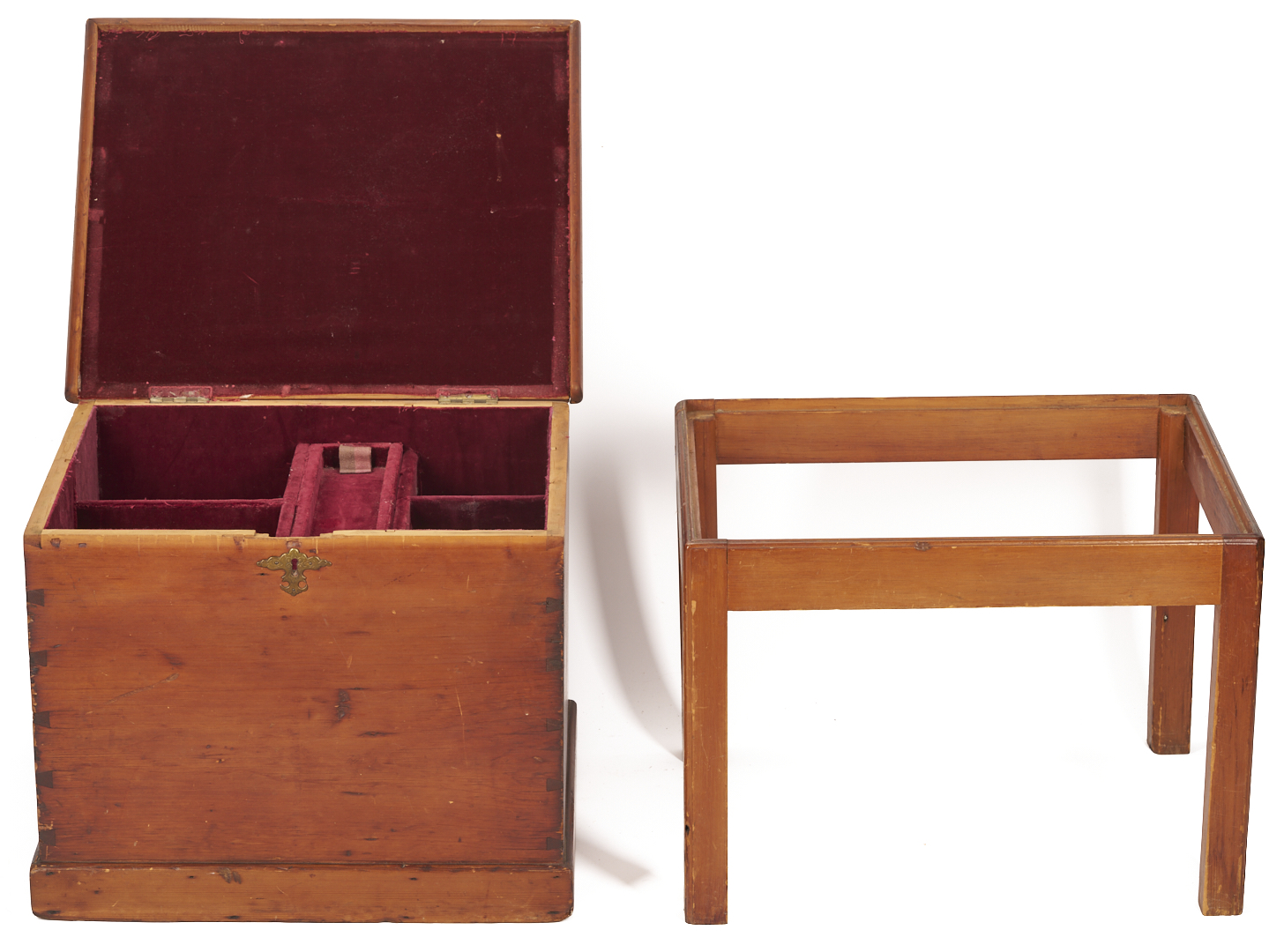 Lot 865: American Cherry Cellaret