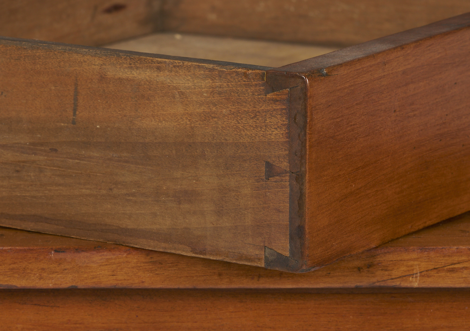 Lot 875: Diminutive East TN One-Drawer Hepplewhite Stand