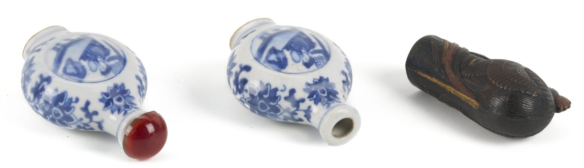 Lot 882: 11 Asian Deocrative Items. incl. Netsukes and More