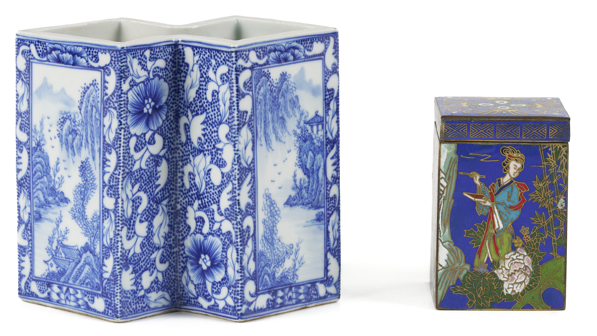 Lot 882: 11 Asian Deocrative Items. incl. Netsukes and More